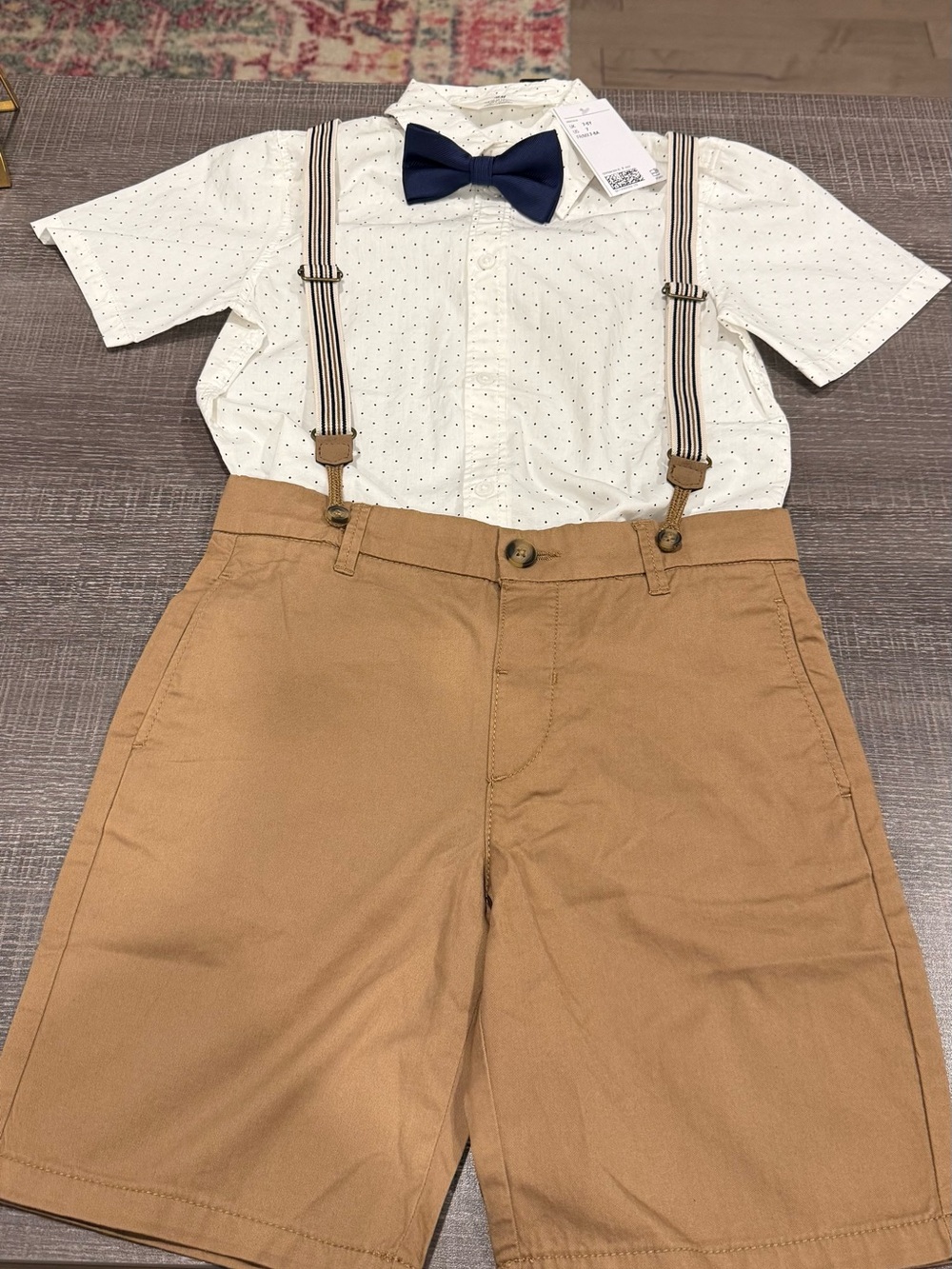 H&M Boys 7-8 White Dot Shirt with Navy Bow Tie & Tan Shorts Set, brand new